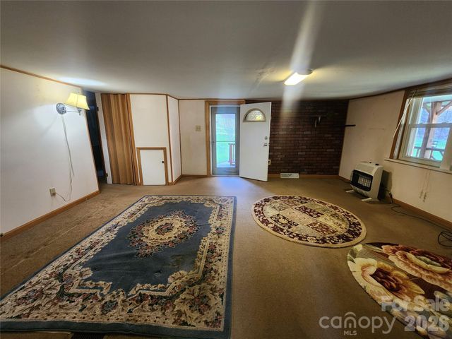 1025 Chandler Cove Road, Marshall, NC 28753