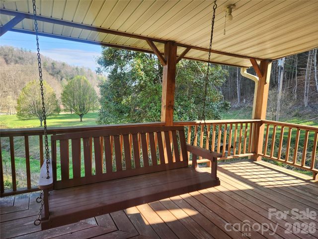 1025 Chandler Cove Road, Marshall, NC 28753