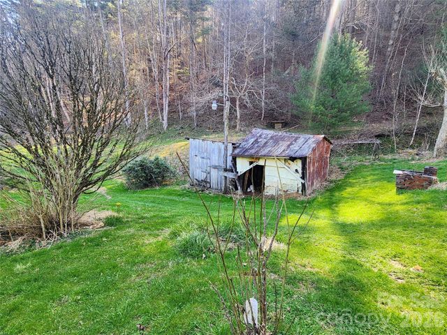 1025 Chandler Cove Road, Marshall, NC 28753