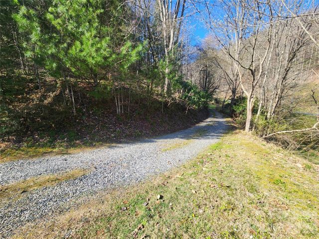 1025 Chandler Cove Road, Marshall, NC 28753