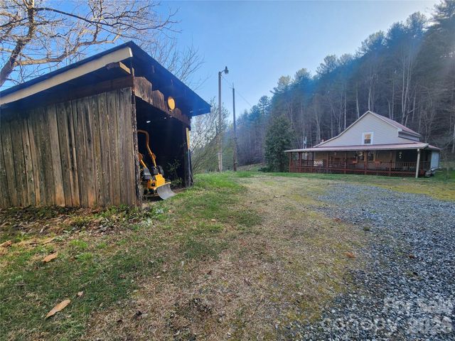 1025 Chandler Cove Road, Marshall, NC 28753