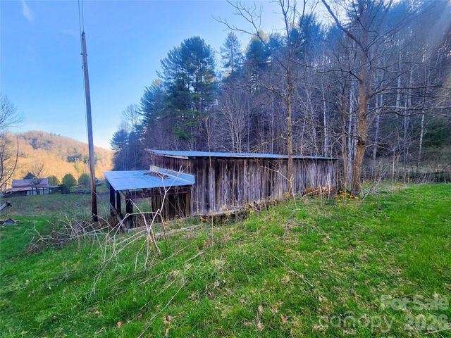 1025 Chandler Cove Road, Marshall, NC 28753