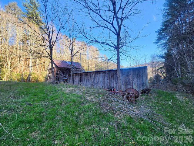 1025 Chandler Cove Road, Marshall, NC 28753
