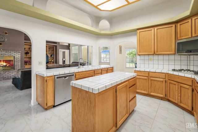 3510 Cathedral Rose Avenue, Bakersfield, CA 93313