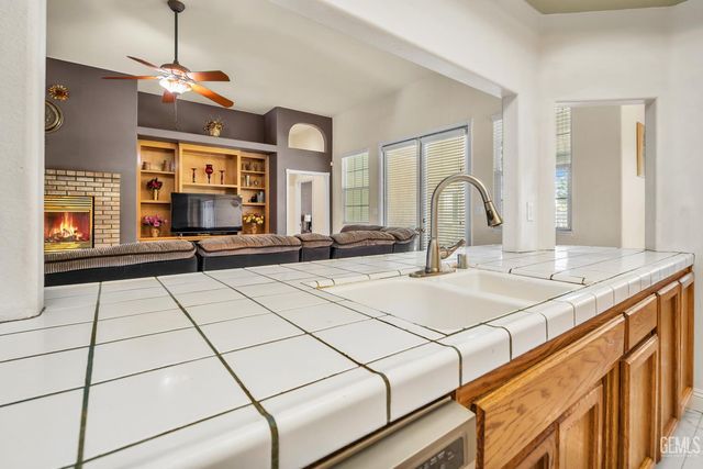 3510 Cathedral Rose Avenue, Bakersfield, CA 93313