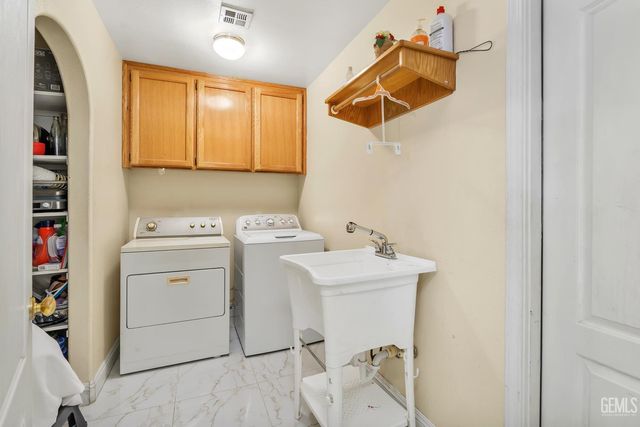 3510 Cathedral Rose Avenue, Bakersfield, CA 93313