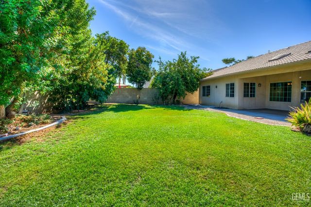 3510 Cathedral Rose Avenue, Bakersfield, CA 93313