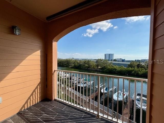 5000 CULBREATH KEY WAY 9-305, Tampa, FL 33611