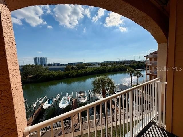 5000 CULBREATH KEY WAY 9-305, Tampa, FL 33611