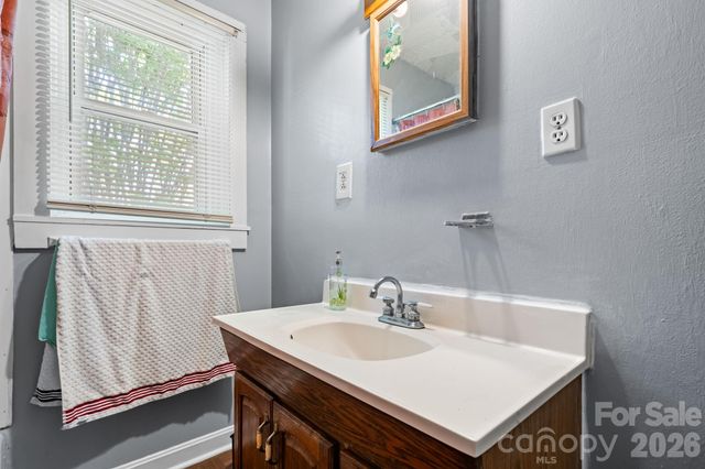 24 Midway Street, Granite Falls, NC 28630