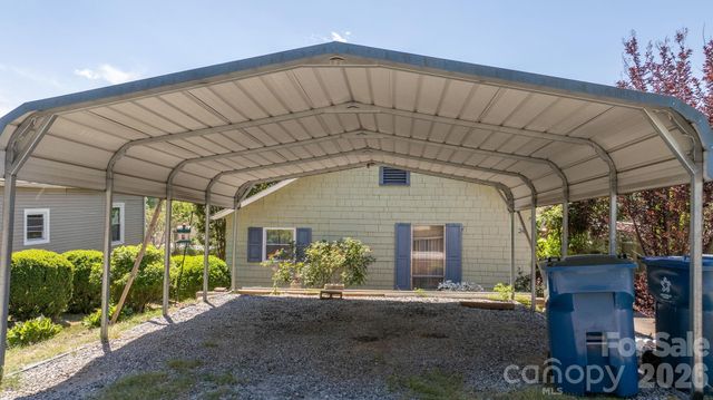 24 Midway Street, Granite Falls, NC 28630