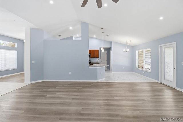 37 Grass Street, Homosassa, FL 34446