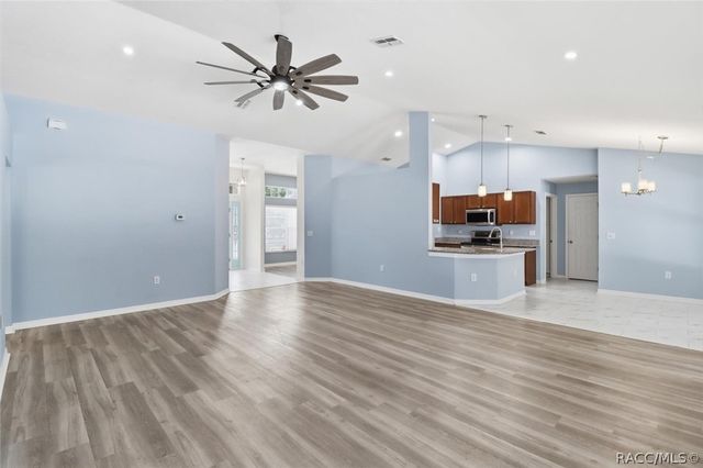 37 Grass Street, Homosassa, FL 34446