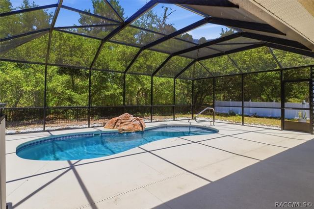 37 Grass Street, Homosassa, FL 34446