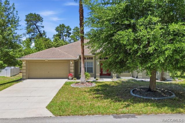 37 Grass Street, Homosassa, FL 34446