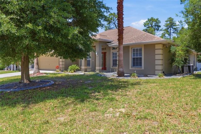 37 Grass Street, Homosassa, FL 34446