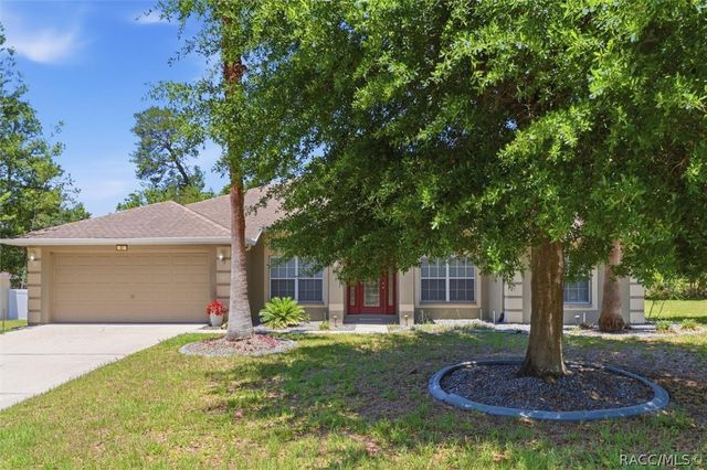 37 Grass Street, Homosassa, FL 34446