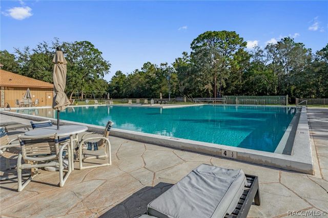 37 Grass Street, Homosassa, FL 34446