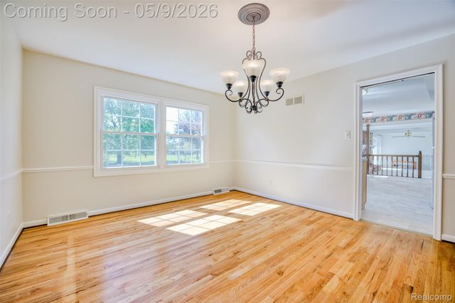 36368 Old Homestead Drive, Farmington, MI 48335