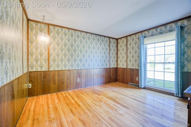 36368 Old Homestead Drive, Farmington, MI 48335