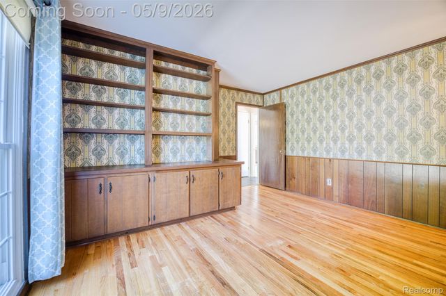 36368 Old Homestead Drive, Farmington, MI 48335