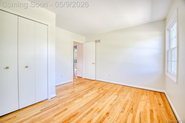 36368 Old Homestead Drive, Farmington, MI 48335