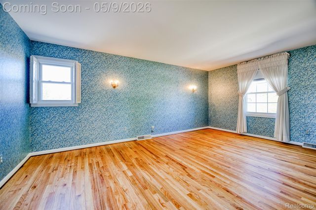 36368 Old Homestead Drive, Farmington, MI 48335