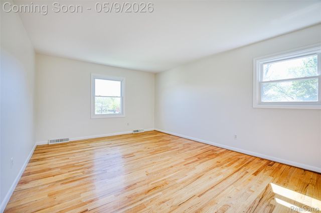 36368 Old Homestead Drive, Farmington, MI 48335