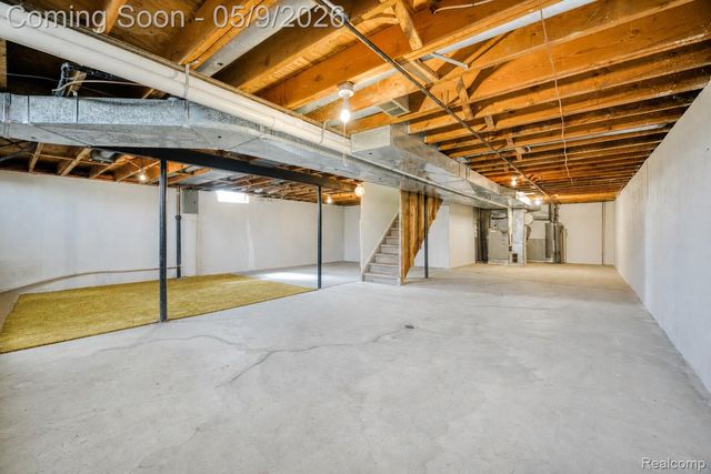 36368 Old Homestead Drive, Farmington, MI 48335