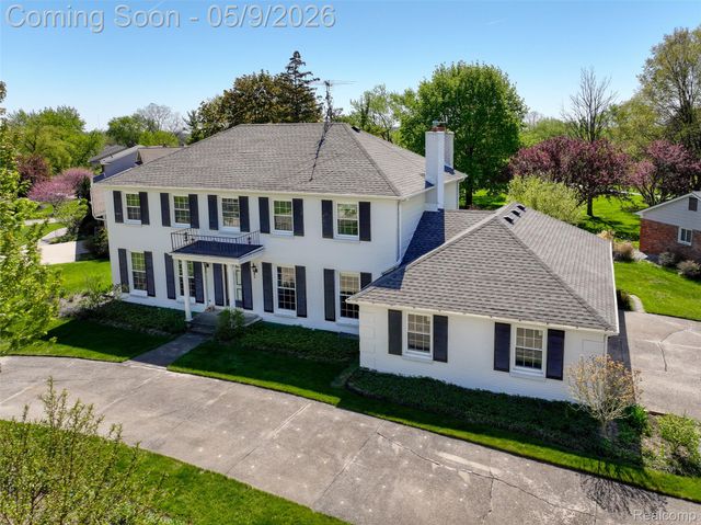 36368 Old Homestead Drive, Farmington, MI 48335