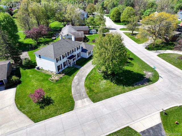36368 Old Homestead Drive, Farmington, MI 48335