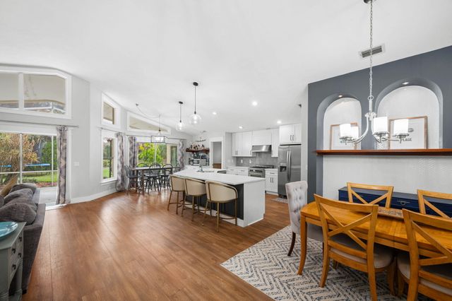 407 SW Locust Cove, Port St. Lucie, Port St Lucie, FL 34986