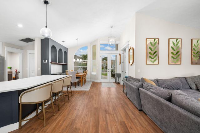 407 SW Locust Cove, Port St. Lucie, Port St Lucie, FL 34986