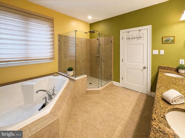 1634 SILVER BIRCH RD, Huntingdon Valley, PA 19006