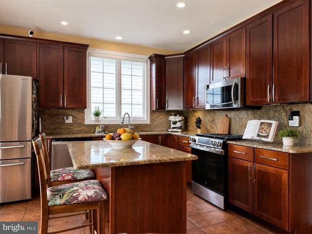 1634 SILVER BIRCH RD, Huntingdon Valley, PA 19006