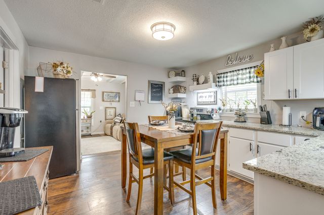 404 Calgary Road, Azle, TX 76020