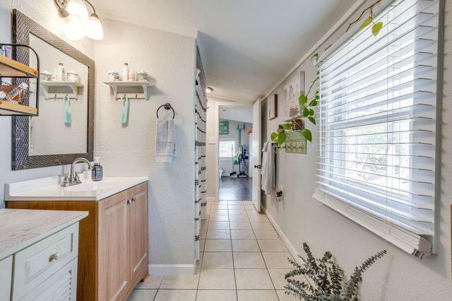 404 Calgary Road, Azle, TX 76020