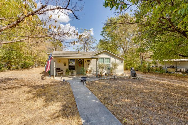 404 Calgary Road, Azle, TX 76020