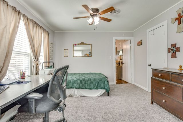 404 Calgary Road, Azle, TX 76020