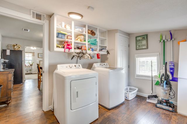 404 Calgary Road, Azle, TX 76020