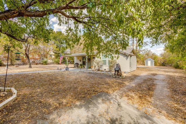 404 Calgary Road, Azle, TX 76020