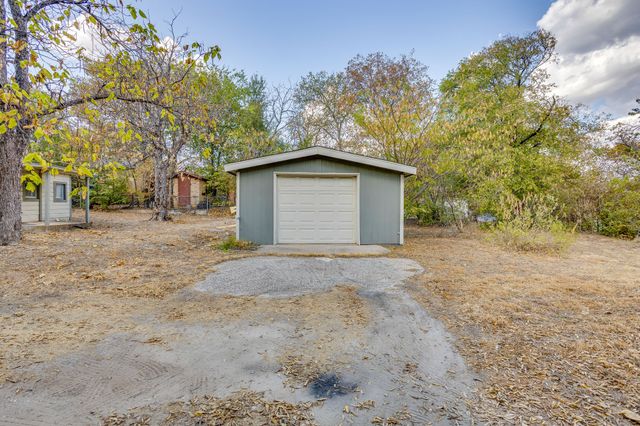 404 Calgary Road, Azle, TX 76020