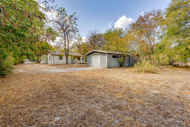404 Calgary Road, Azle, TX 76020