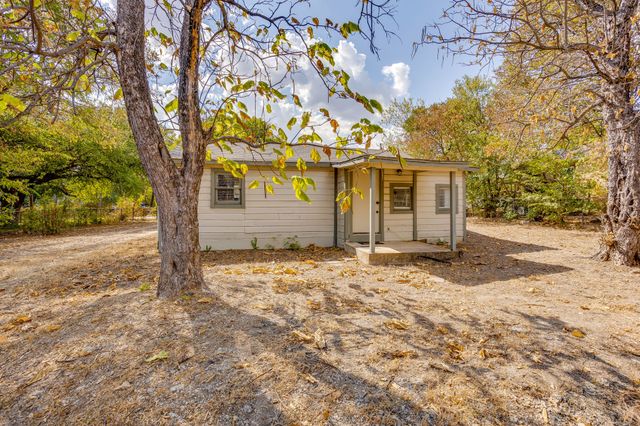 404 Calgary Road, Azle, TX 76020