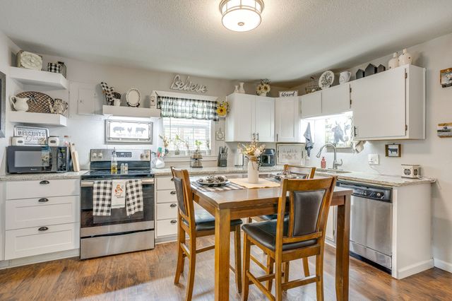 404 Calgary Road, Azle, TX 76020