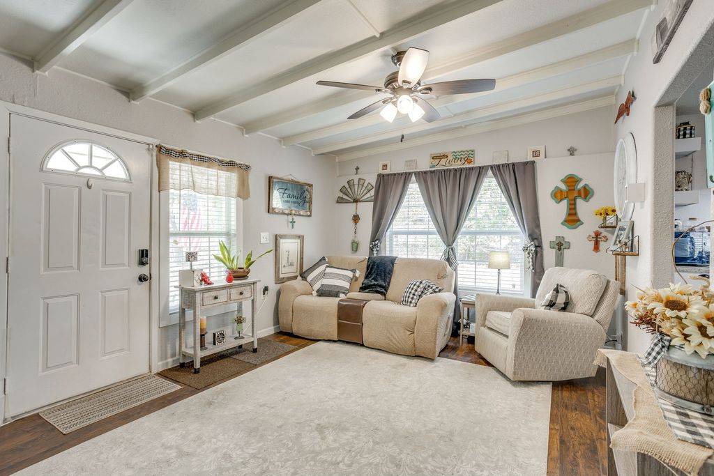 404 Calgary Road, Azle, TX 76020 — photo 5