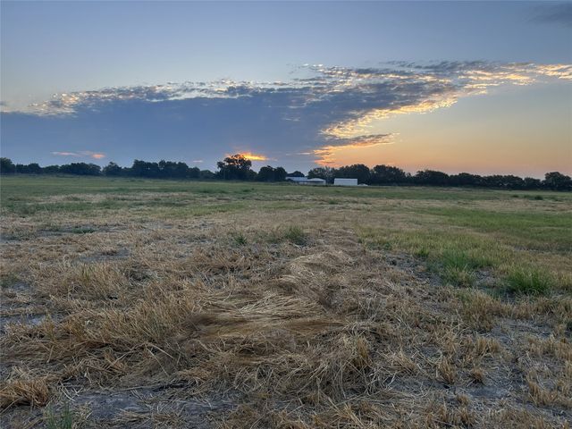 880 County Road 4210, Bonham, TX 75418