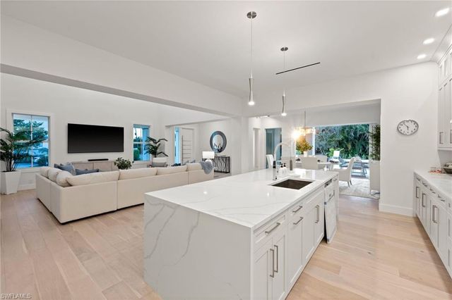 1984 FREDERICK ST, Naples, FL 34112