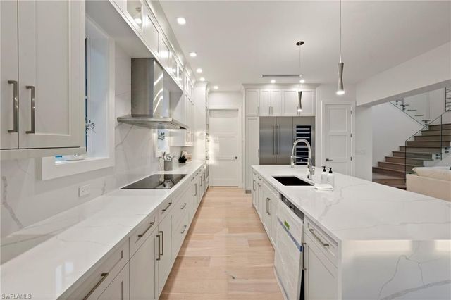 1984 FREDERICK ST, Naples, FL 34112