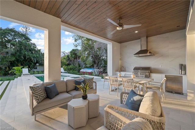 1984 FREDERICK ST, Naples, FL 34112